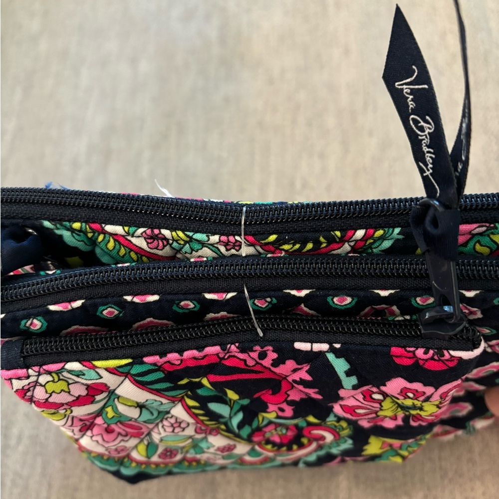 🩷🌸NWT Vera Bradley Set of 3 small/medium/large Pouches🩷🌸 - Picture 4 of 5